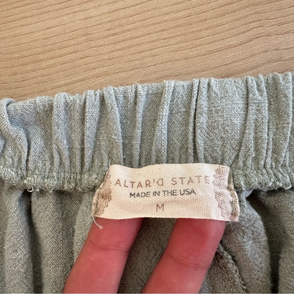 Altar’d State | Sage Green Shorts with Pockets M - Picture 4 of 4